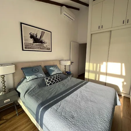 Breath Taking Seaview At Lighthouse Apartment